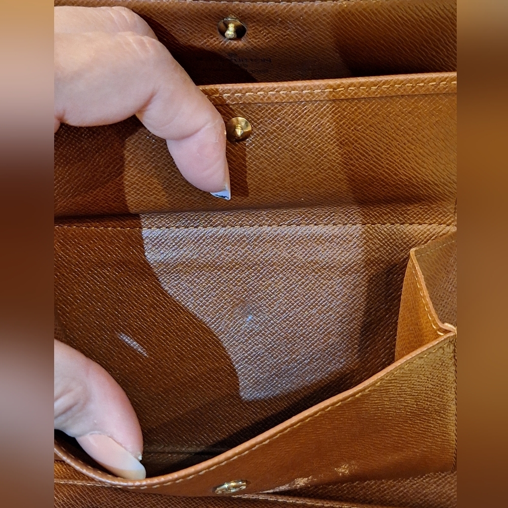 Louis Vuitton Vintage Monogram Wallet - Picture 11 of 13